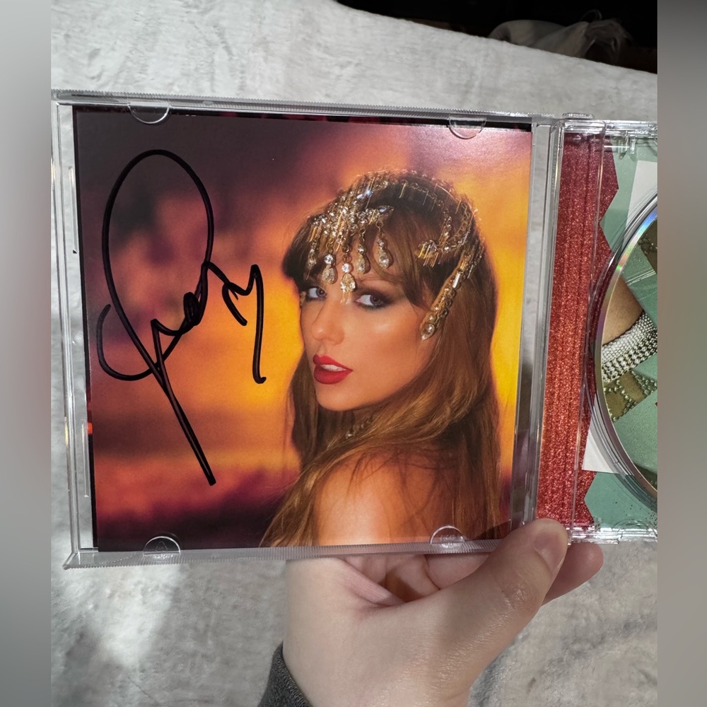 Taylor Swift, The Life of a Showgirl Signed CD Photo #1